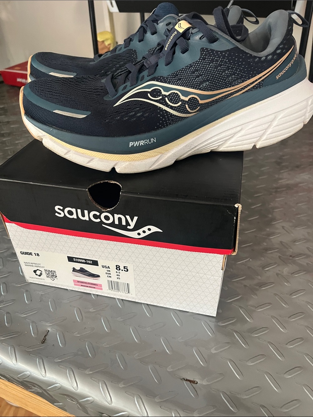 Saucony PWRRUN Running Sneakers, guide 18